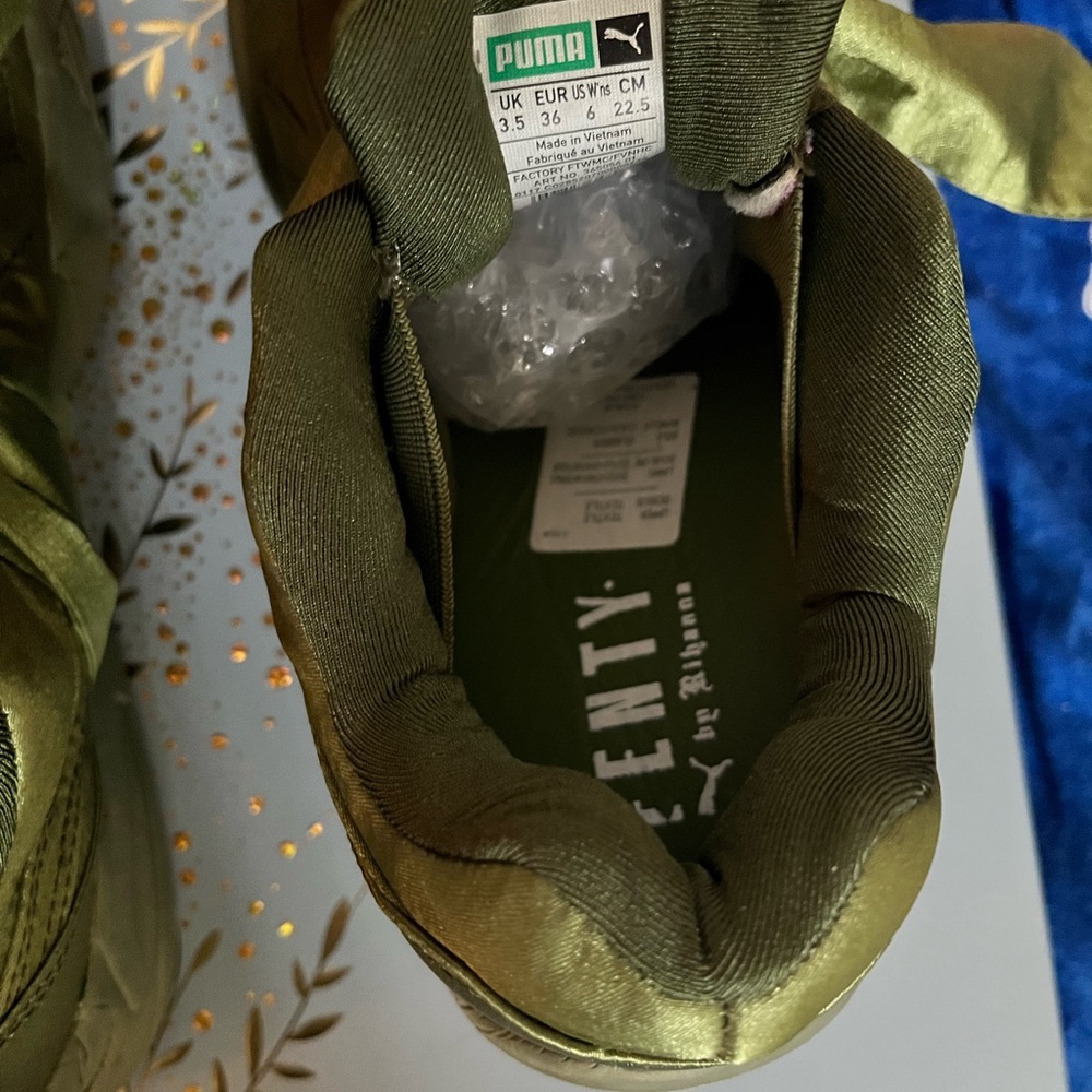 Designer Shoes - Picture 4 of 5